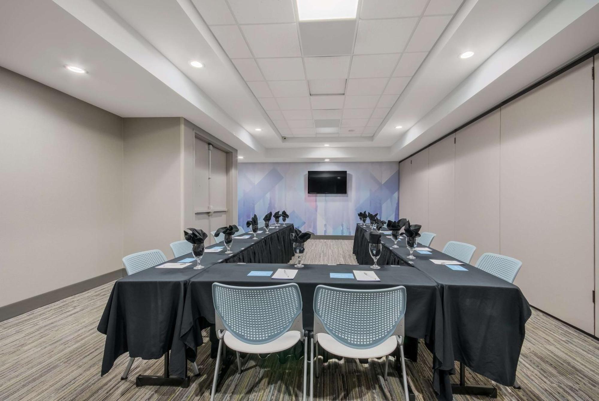 Hilton Garden Inn Oklahoma City Midtown מראה חיצוני תמונה