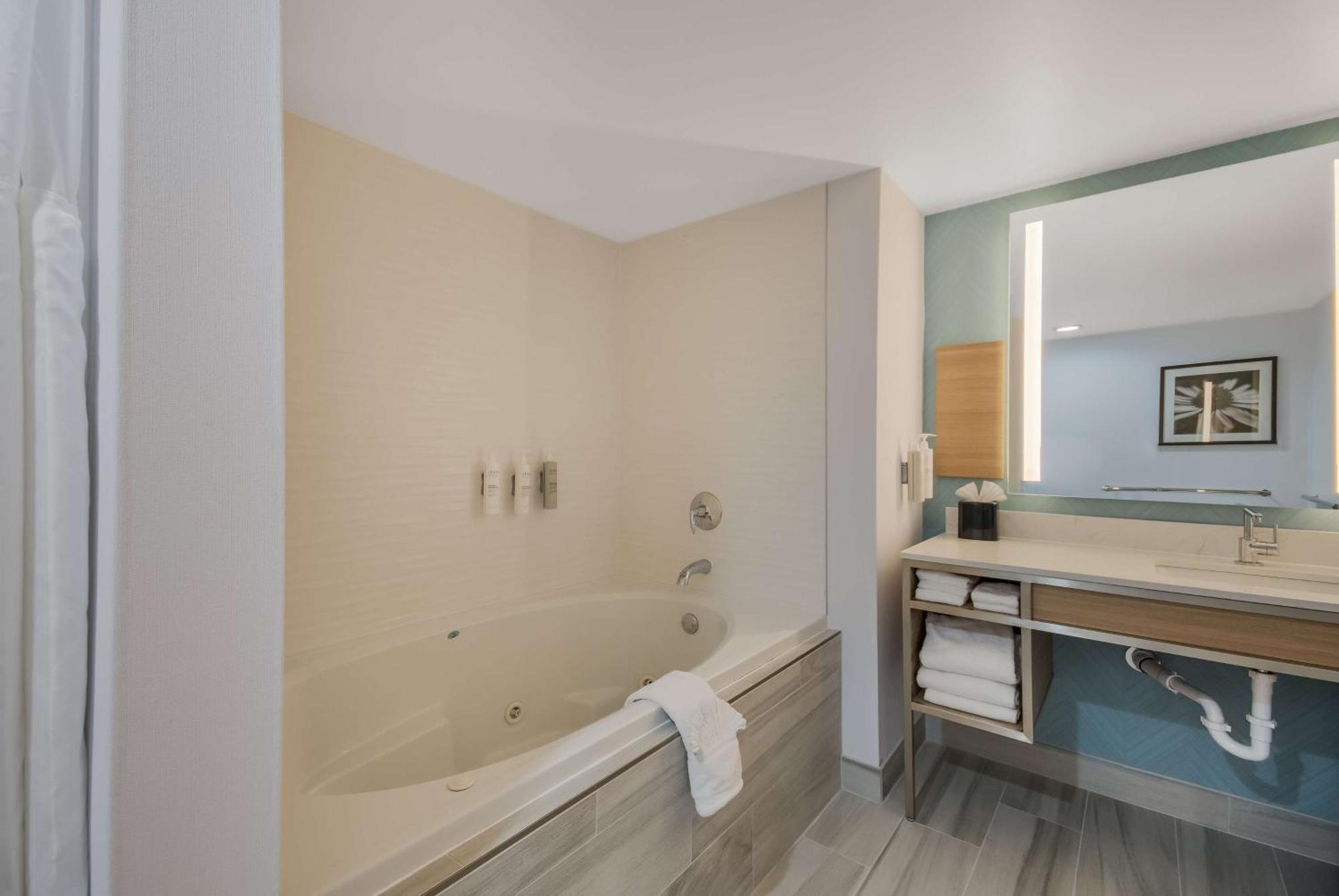 Hilton Garden Inn Oklahoma City Midtown מראה חיצוני תמונה